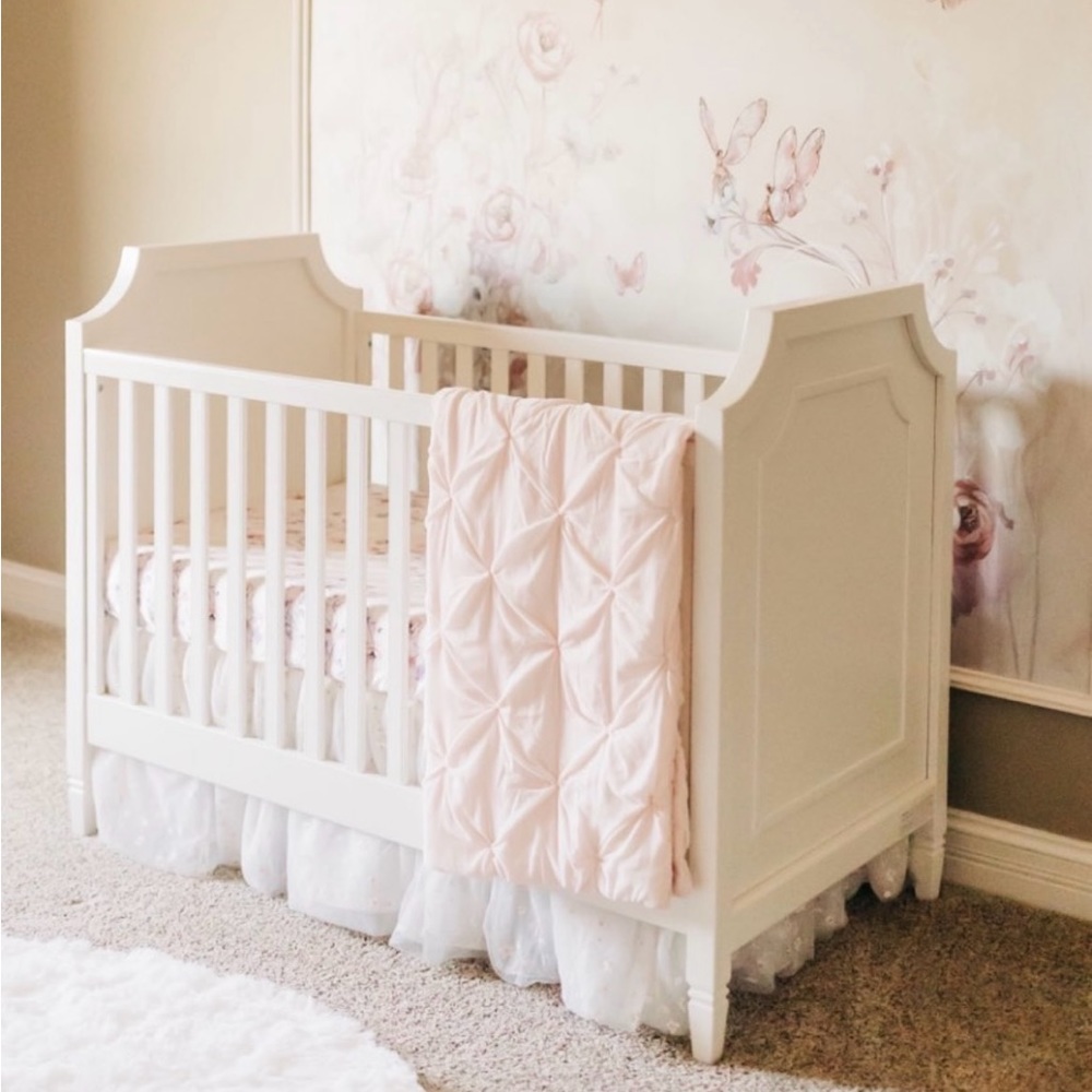 Monique Lhuillier quilt - toddler crib - never been used